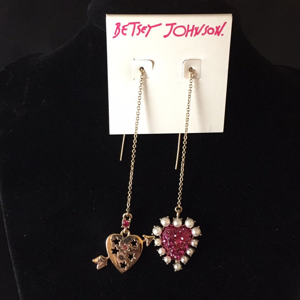 NEW Betsy Johnson Heart Earrings NWT